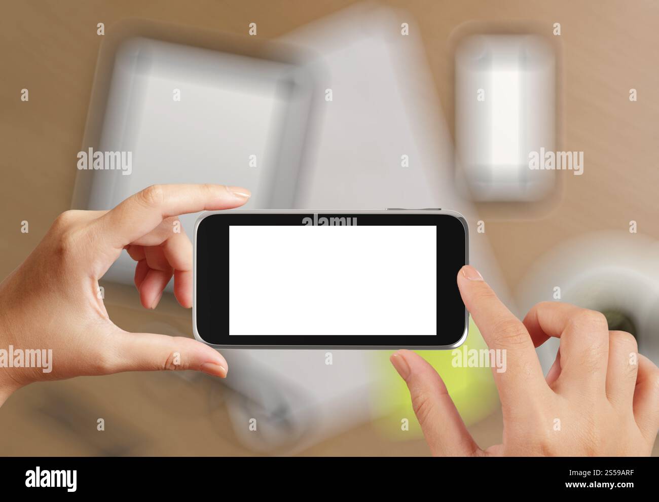 Femme main tenant la Phone tablet touch gadget ordinateur comme concept Banque D'Images