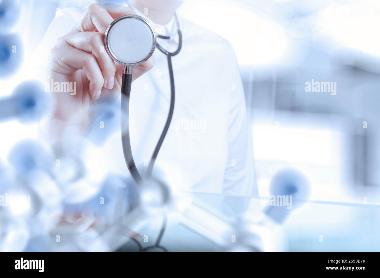 Smart médecin avec salle d'opération comme concept Banque D'Images