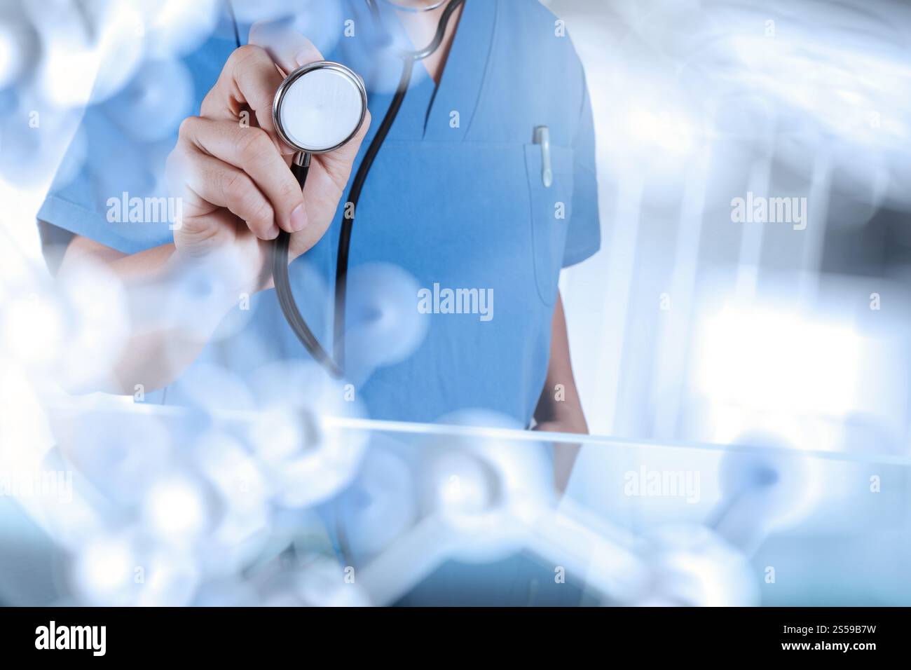 Smart médecin avec salle d'opération comme concept Banque D'Images