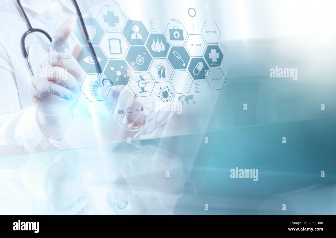 Smart médecin avec salle d'opération comme concept Banque D'Images