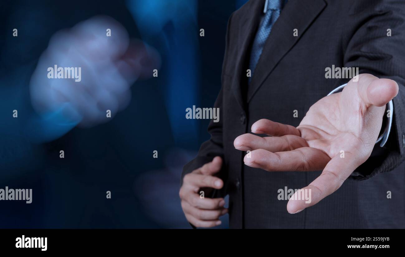 Succès d'affaires de l'écran tactile de l'ordinateur de travail avec son équipe comme concept Banque D'Images