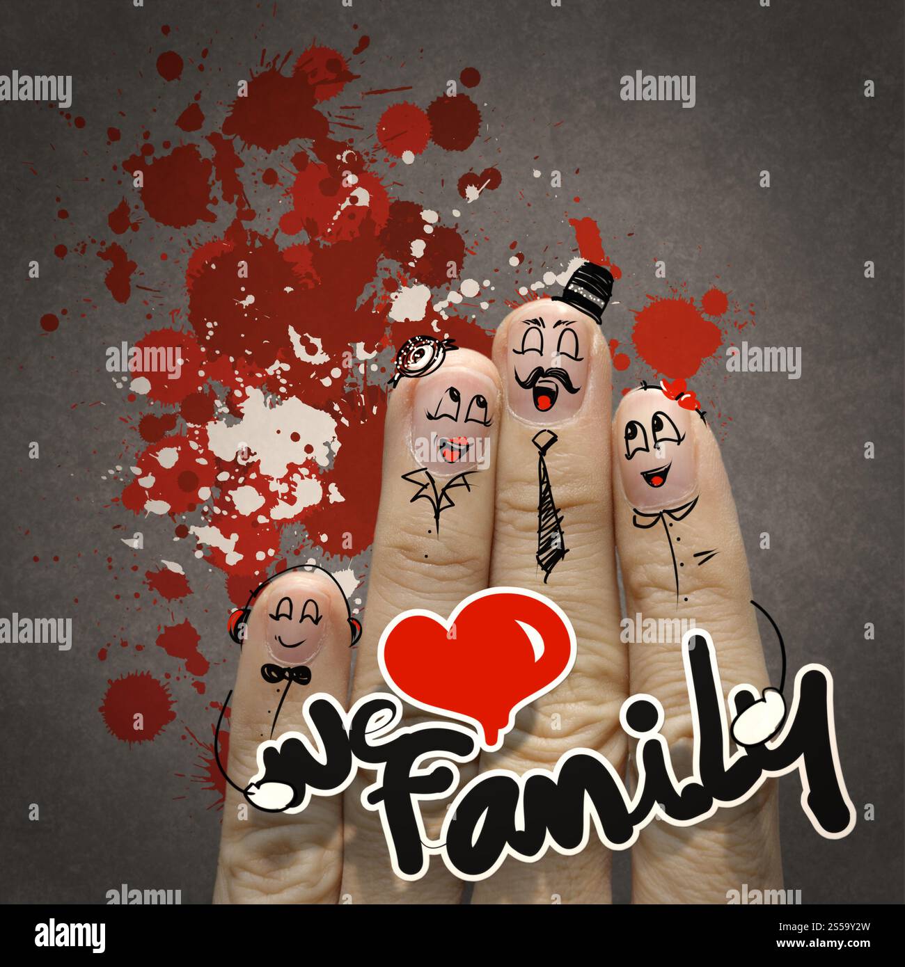 Le holding de la famille doigt heureux nous aimons famille mot sur fond de démarrage Banque D'Images