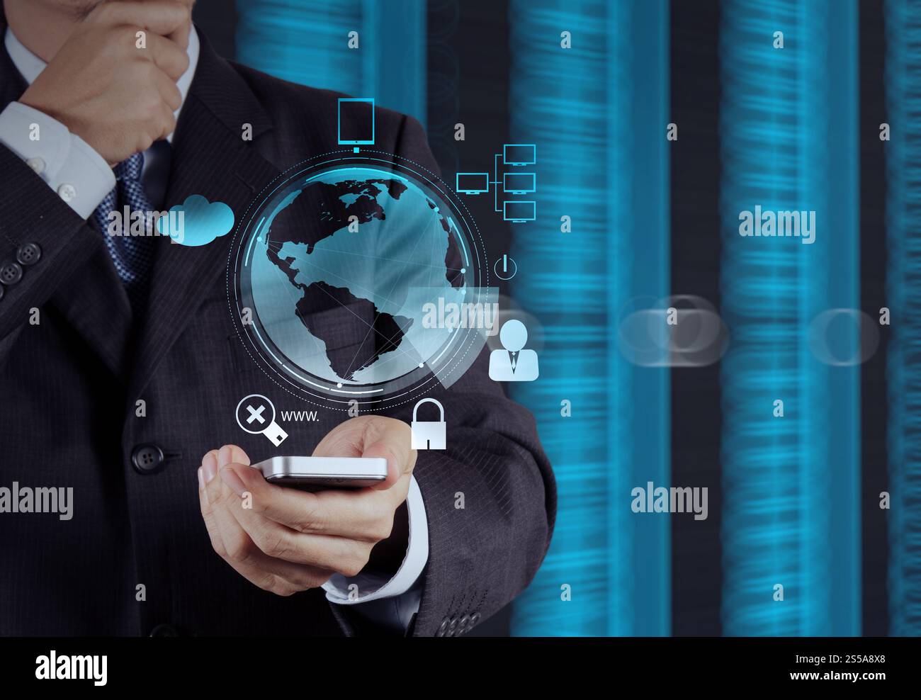 Businessman hand en utilisant le téléphone tactile tablette ordinateur concept comme gadget Banque D'Images