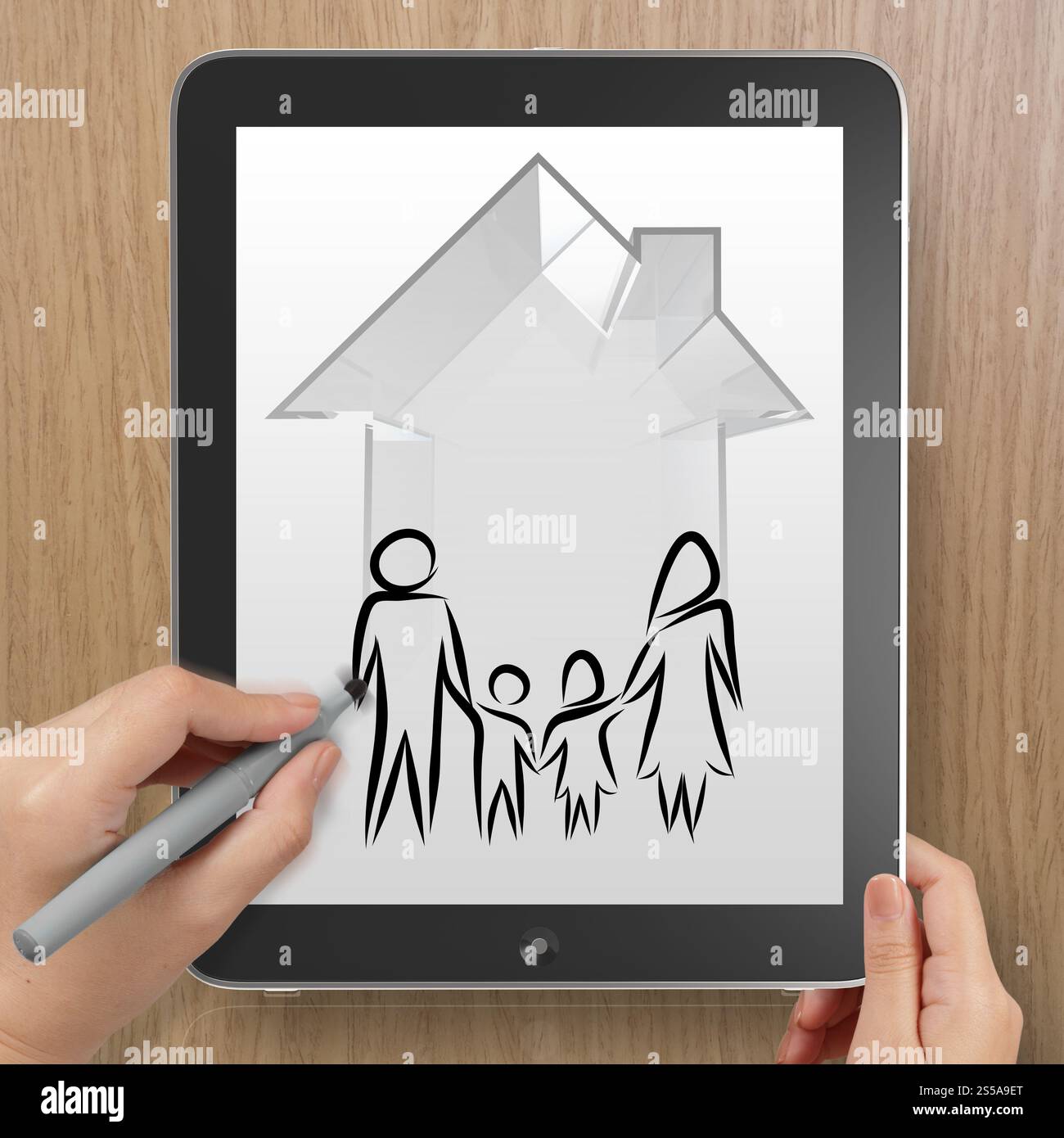 Dessin à la main maison en 3d avec l'icône de la famille sur l'ordinateur tablette comme concept d'assurance Banque D'Images