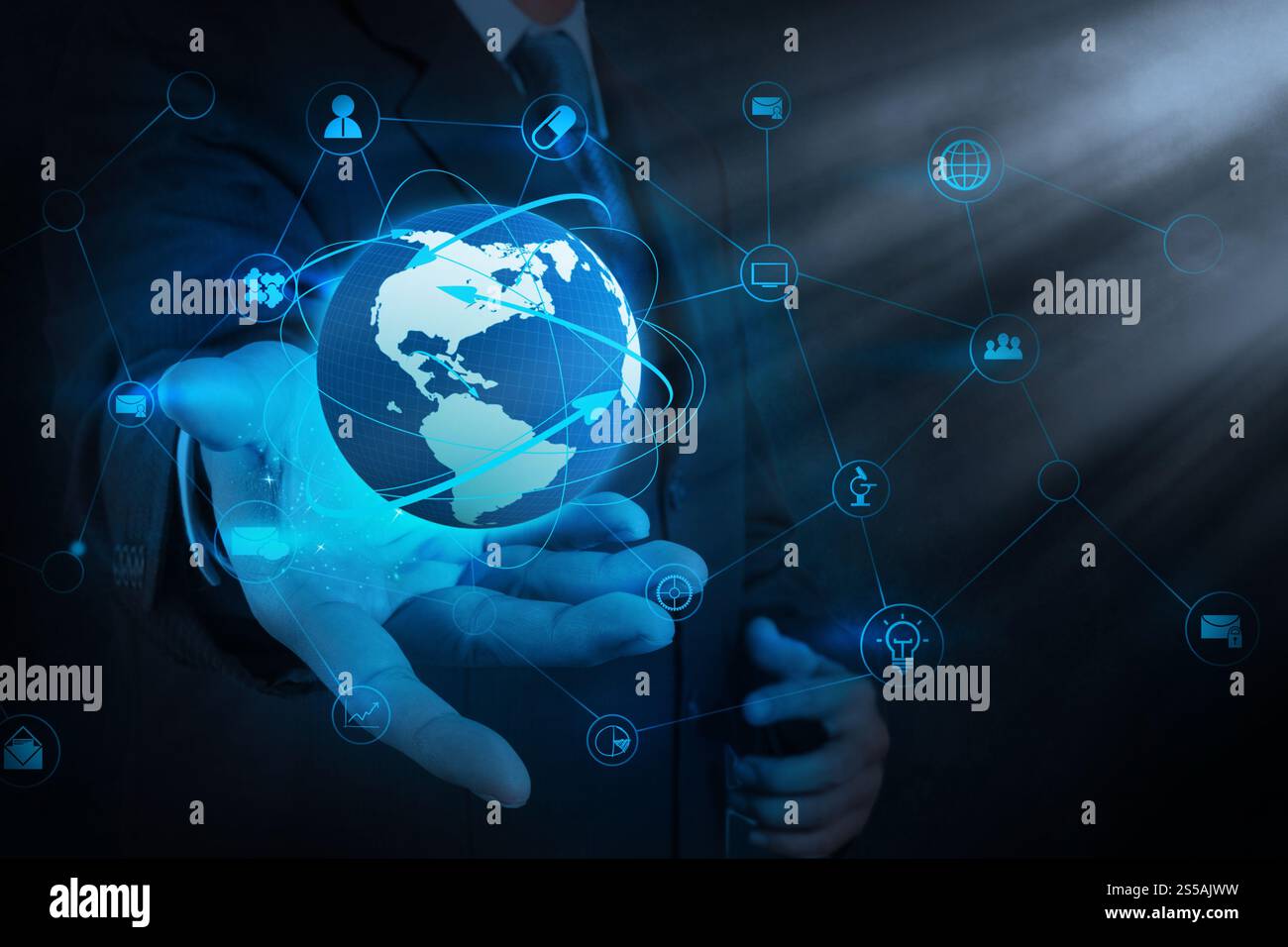 Businessman hand holding business diagramme sur l'interface de l'écran tactile Banque D'Images