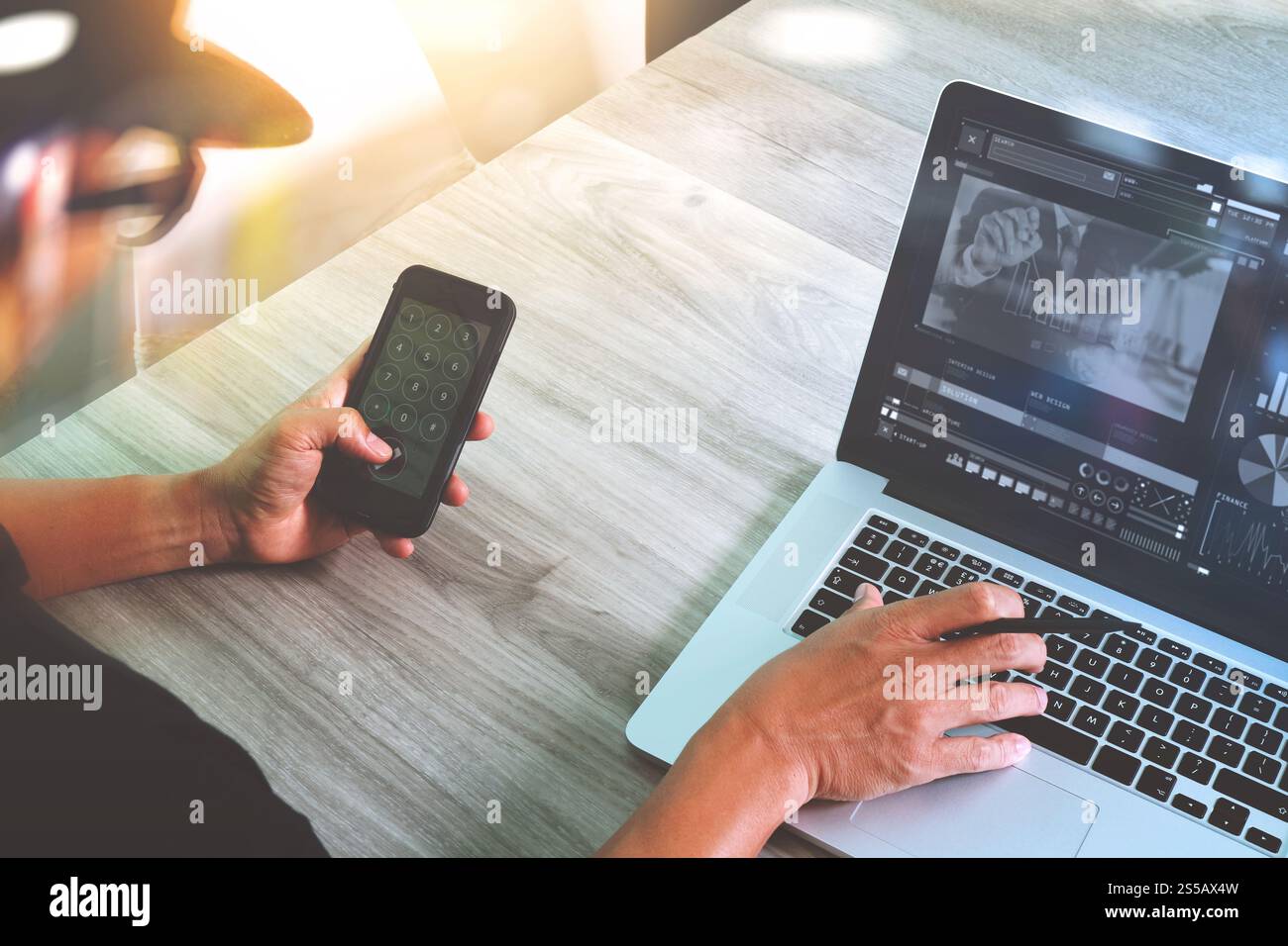 Businessman part assister à la visioconférence avec laptop computer at desk in office Banque D'Images