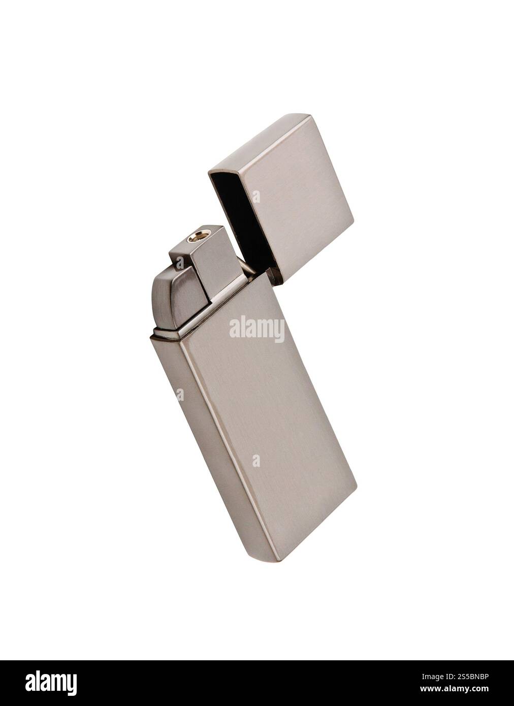 Briquet en métal argenté isolé sur blanc. Briquet en métal argenté Banque D'Images