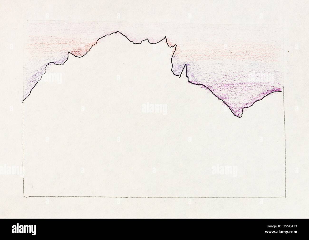 Esquisse de Lecco ville skyline avec montagne, Italie sous ciel de coucher de soleil violet à la main dessiné avec un stylo noir et des crayons de couleur sur vieux blanc Banque D'Images