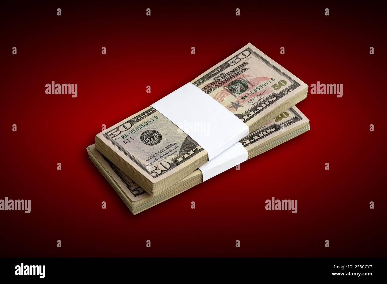 Petite maison naturelle, qui est construit en bois. Le bâtiment est situé dans la forêt Banque D'Images