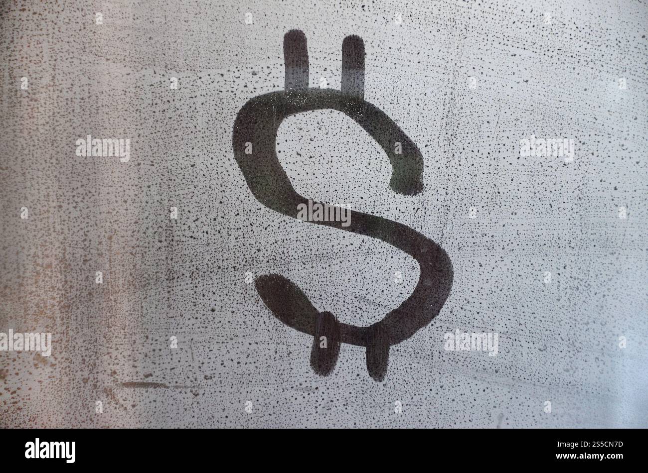Le symbole dollar sur le verre en sueur brumé. Image d'arrière-plan abstraite. CONCEPT D'argent AMÉRICAIN Banque D'Images