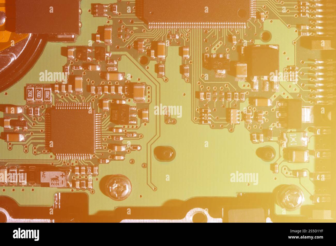Une macro image d'un conseil de l'ordinateur avec beaucoup de petits éléments technologiques. Très faible profondeur de champ. Résumé Contexte technologique Banque D'Images