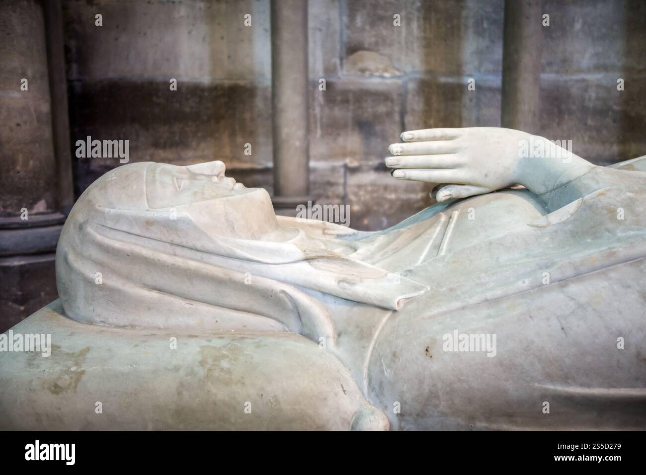 Tombes des Rois de France dans la basilique Saint-Denis, Paris. Tombes des rois de France dans la basilique Saint-Denis Banque D'Images