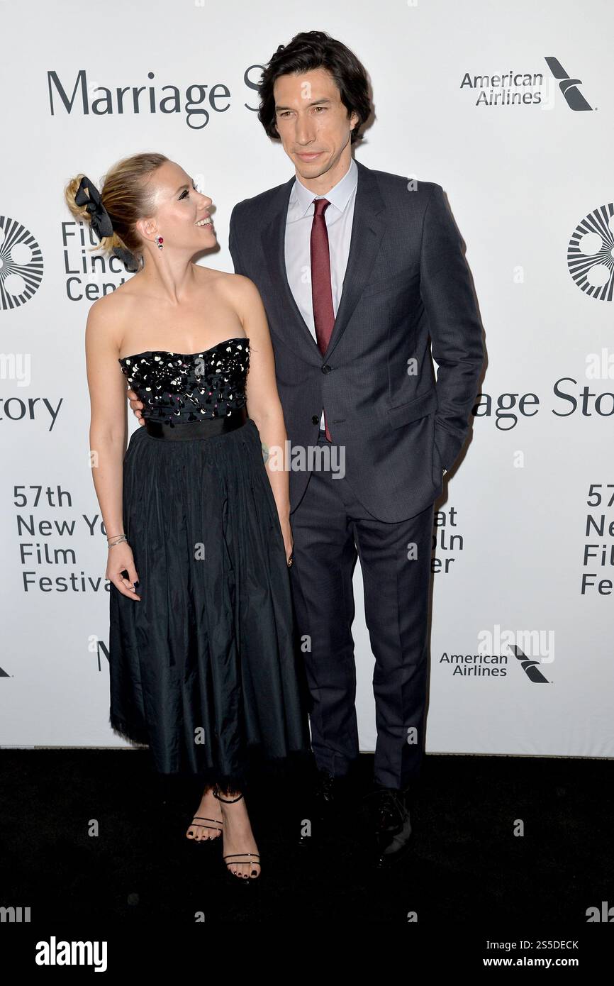 Scarlett Johansson (5 pieds 3 pouces) et Adam Driver assistent à la première du film "Marriage Story" au 57e Festival du film de New York le 4 octobre 2019 à New York Banque D'Images