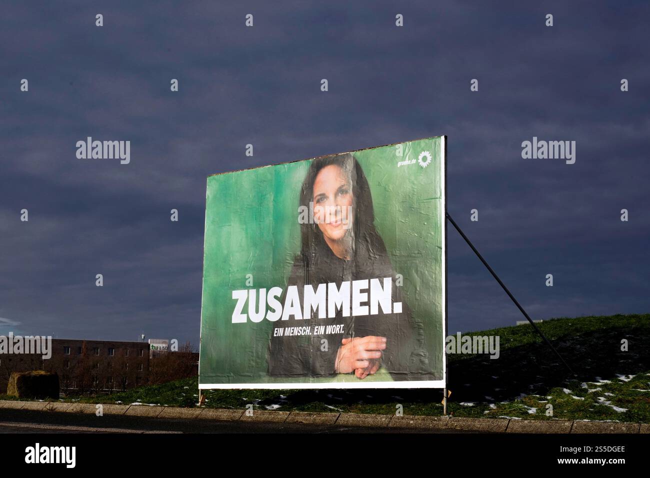 Dortmund, 1,2025 : Wahlplakat in Dortmund zur Wahl zum 21. Deutschen Bundestag AM 23. Février 2025. Bundesaußenministerin ANNALENA BAERBOCK auf einem Plakat der Partei DIE Grünen mit dem slogan *ZUSAMMEN. Ein Mensch. Ein Wort.* Banque D'Images