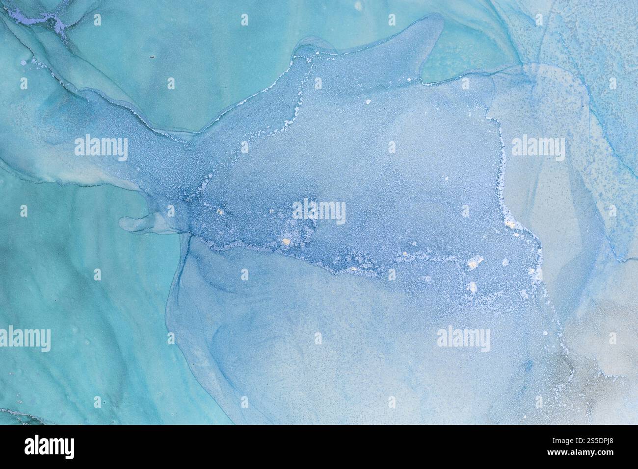 Des tourbillons de bleu et blanc créent une captivante illustration abstraite à l'encre d'alcool Banque D'Images