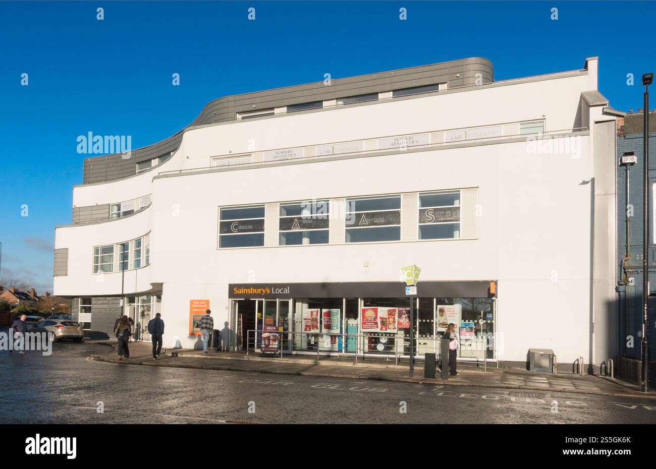 Le Jesmond, un bâtiment construit en 2015 bureaux et commerces par l'architecte Kevin Owens, Jesmond, Newcastle upon Tyne, Angleterre, Royaume-Uni Banque D'Images