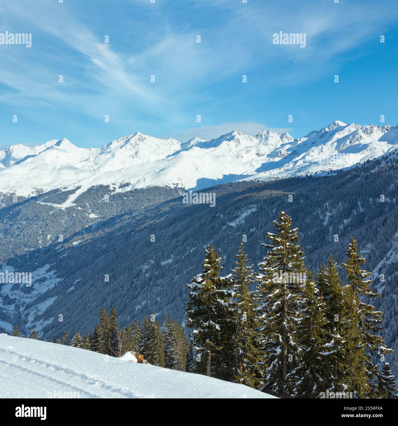Paysage de montagne d'hiver. Région de ski Kappl dans les montagnes du Tyrol, Autriche. Banque D'Images