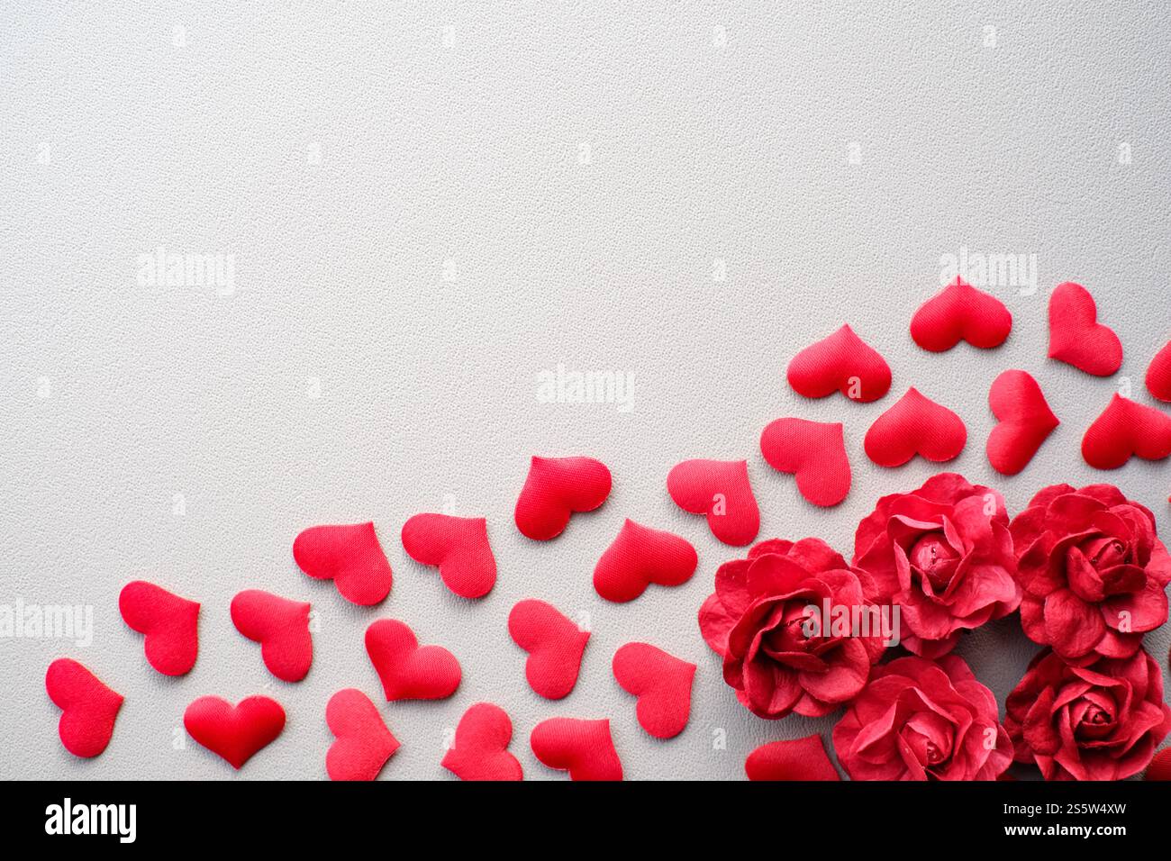 Aimer le fond romantique de la Saint Valentin. Coeurs et roses beautifulEmpty copie espace Valentines fond de jour avec des coeurs rouges Banque D'Images
