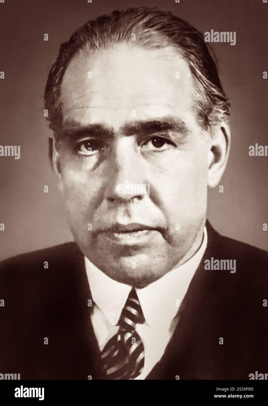 Niels Bohr (1885-1962), un physicien danois qui a fait des contributions fondamentales à la compréhension de la structure atomique et la théorie quantique, a reçu le Prix Nobel de physique en 1922. Banque D'Images