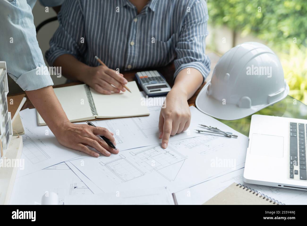 Architecture dessin sur architectural projet créatif architecture d'entreprise bâtiment construction ingénierie industrielle réalisation conception de planification Banque D'Images