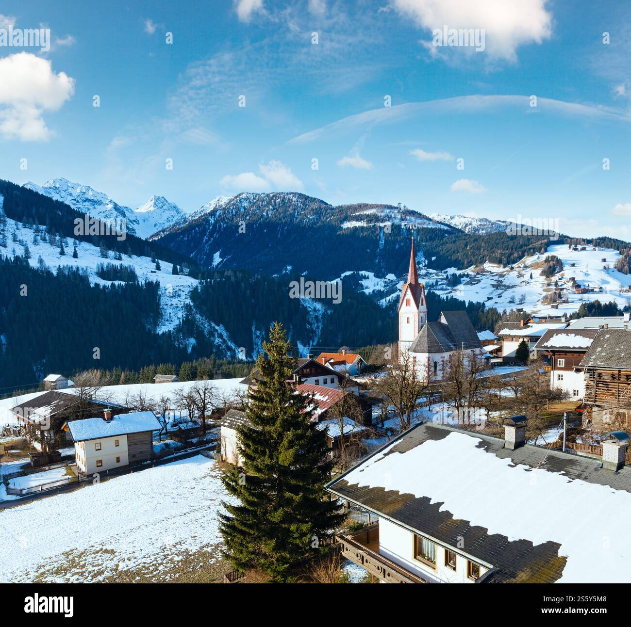 Village de Montagne Liesing dans Carinthia-East Lesachtal sur la frontière du Tyrol, Autriche. Banque D'Images