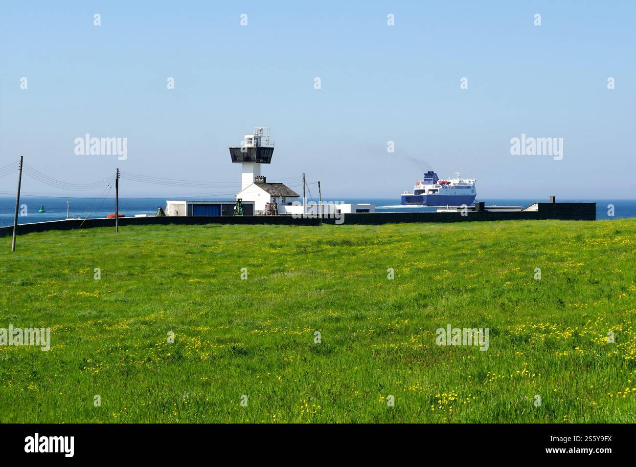 Phare de Ferris point. Phare à Ballylumford, péninsule d'Islandmagee, Irlande du Nord Banque D'Images