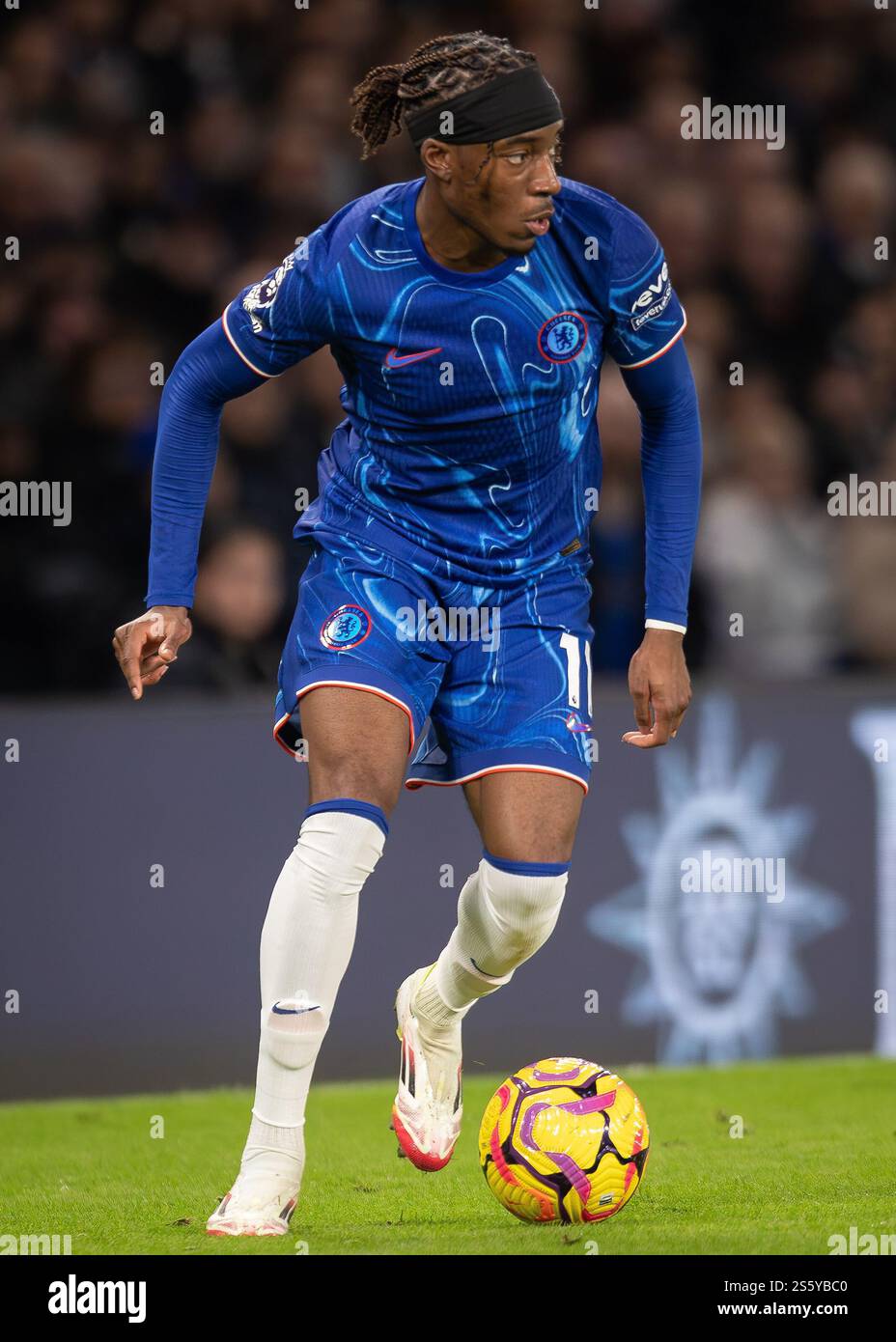 Londres, Royaume-Uni. 14 janvier 2025. Le milieu de terrain de Chelsea Noni Madueke (11 ans) lors du match de premier League à Stamford Bridge, Londres. Le crédit photo devrait se lire : Ian Stephen/Sportimage crédit : Sportimage Ltd/Alamy Live News Banque D'Images