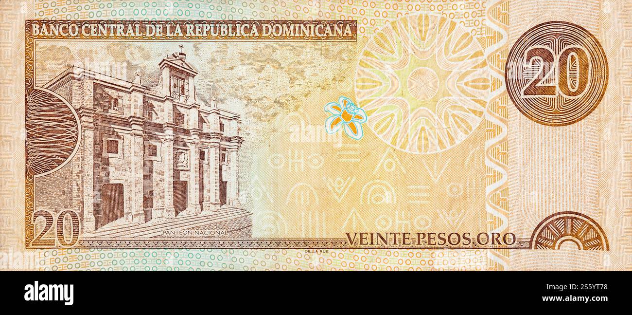 Bâtiment Panteon Nacional représenté sur une vieille note de 20 peso monnaie de la république dominicaine. Bec arrière orange. Bâtiment Panteon Nacional représenté sur l'ancien Banque D'Images