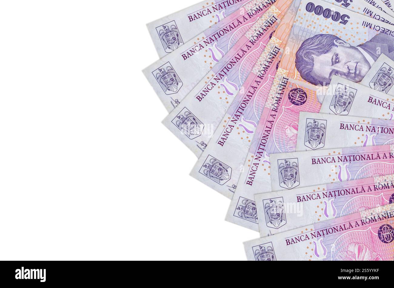 50000 billets de leu roumain se trouve isolé sur fond blanc avec espace de copie. Fond conceptuel de la vie riche. Grande quantité de richesse en monnaie nationale. Banque D'Images