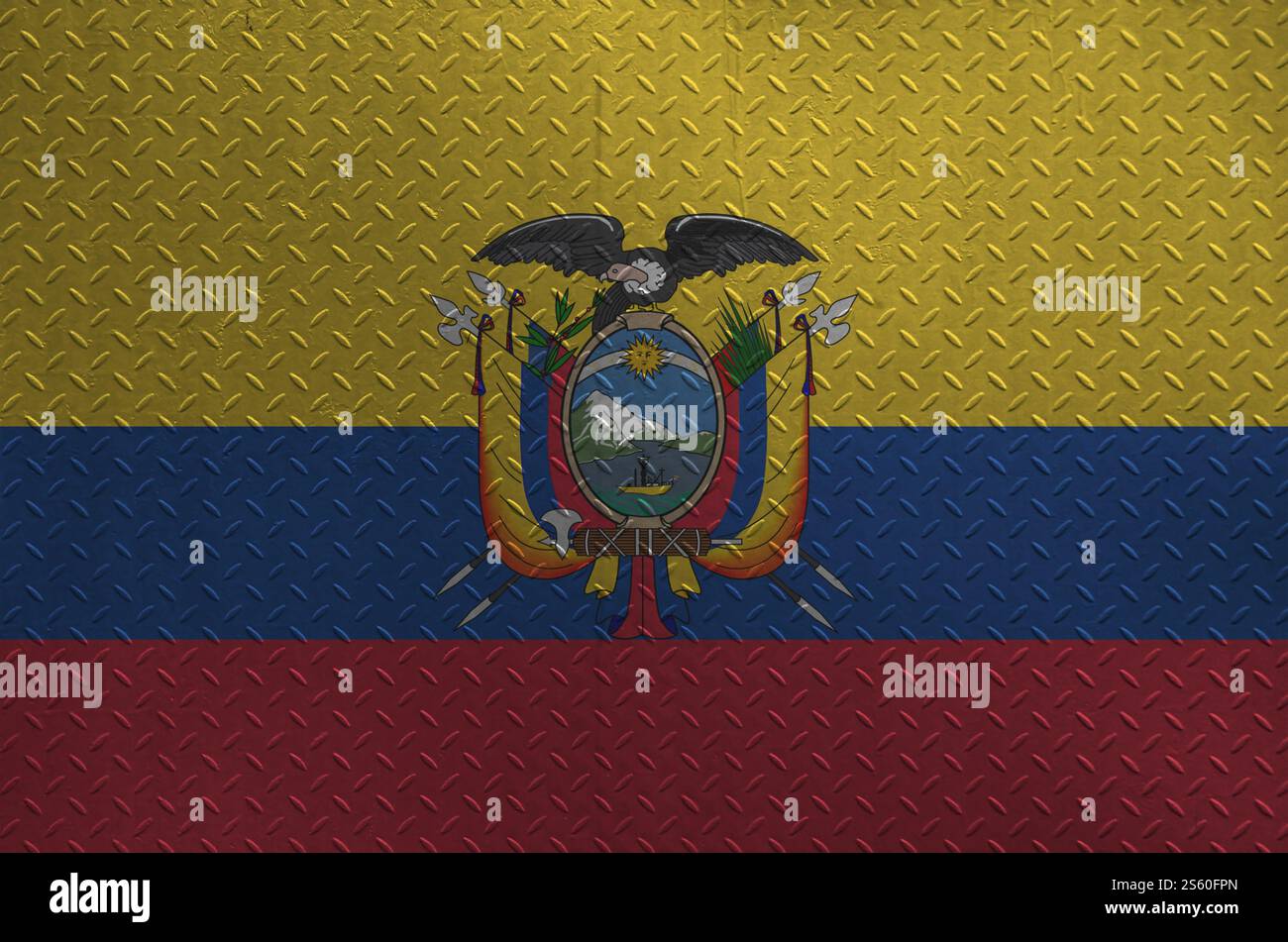 Drapeau de l'Équateur représenté dans les couleurs de peinture sur la vieille plaque de métal brossé ou le mur en gros plan. Bannière texturée sur fond brut. Drapeau de l'Équateur représenté à la Banque D'Images