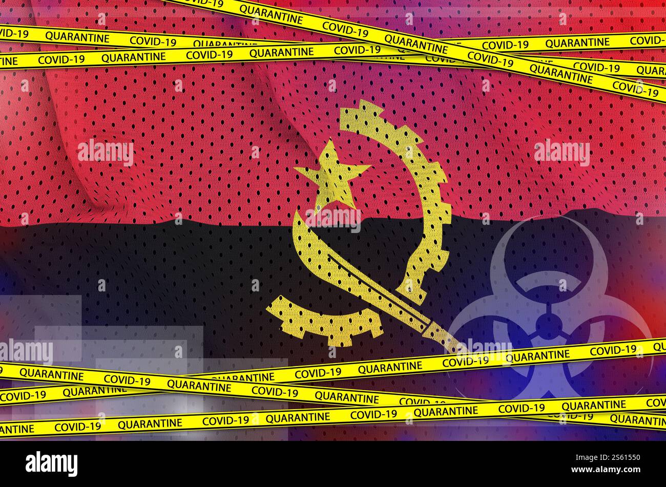 Drapeau de l'Angola et ruban jaune de quarantaine COVID-19. Concept de coronavirus ou virus pandémique 2019-nCoV. Drapeau de l'Angola et ruban jaune de quarantaine COVID-19. Banque D'Images