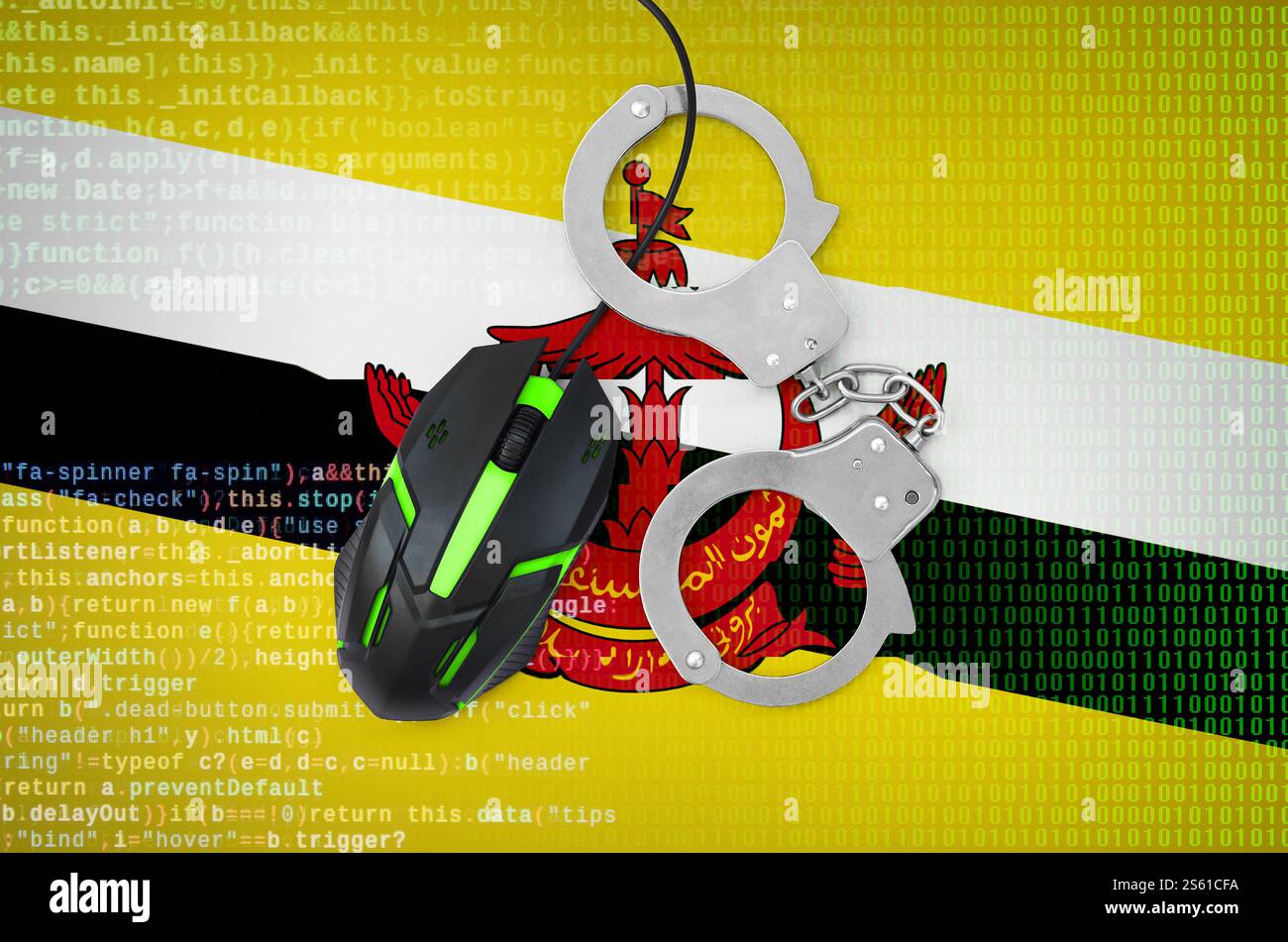 Drapeau Brunei Darussalam et souris d'ordinateur moderne rétro-éclairée menottée. Concept créatif de lutte contre la criminalité informatique, les pirates informatiques et le piratage. Brunei Banque D'Images