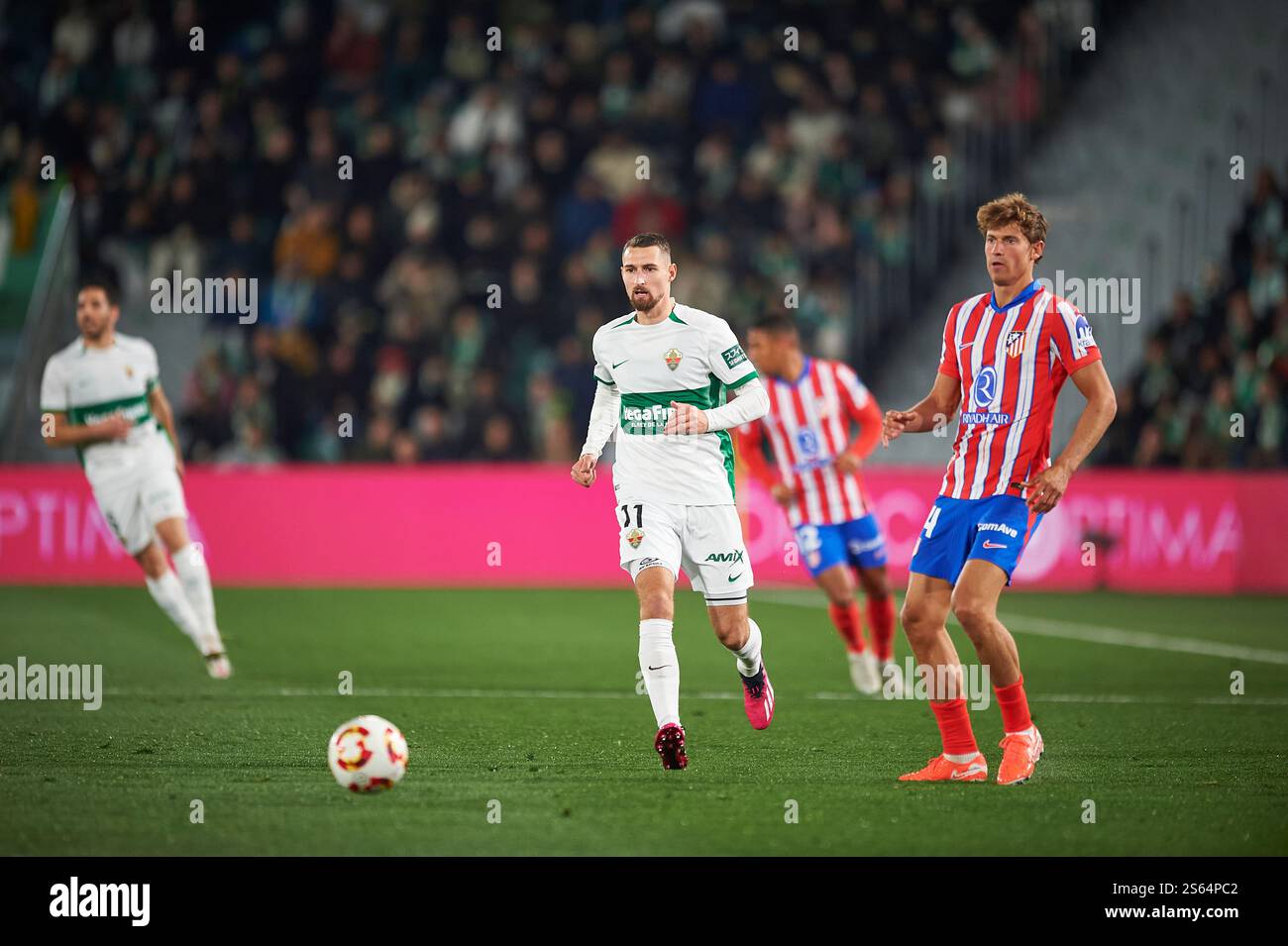 Elche, Espagne , 15 janvier 2025. Elbasan Rashani de Elche CF à la Copa del Rey Round of 16. Crédit : Vicente Vidal Fernandez/Alamy Live News Banque D'Images