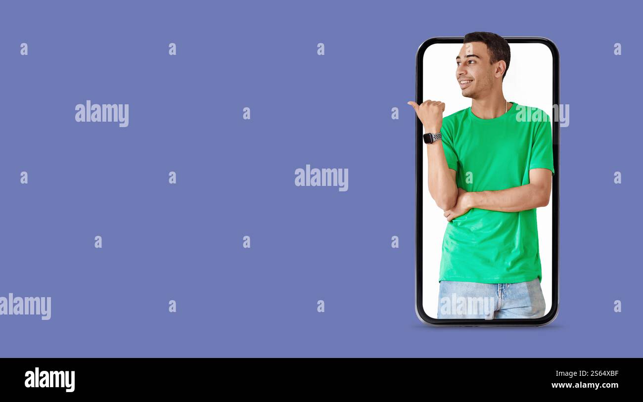 Interagir avec un smartphone en mettant en évidence la communication sur les médias sociaux Banque D'Images