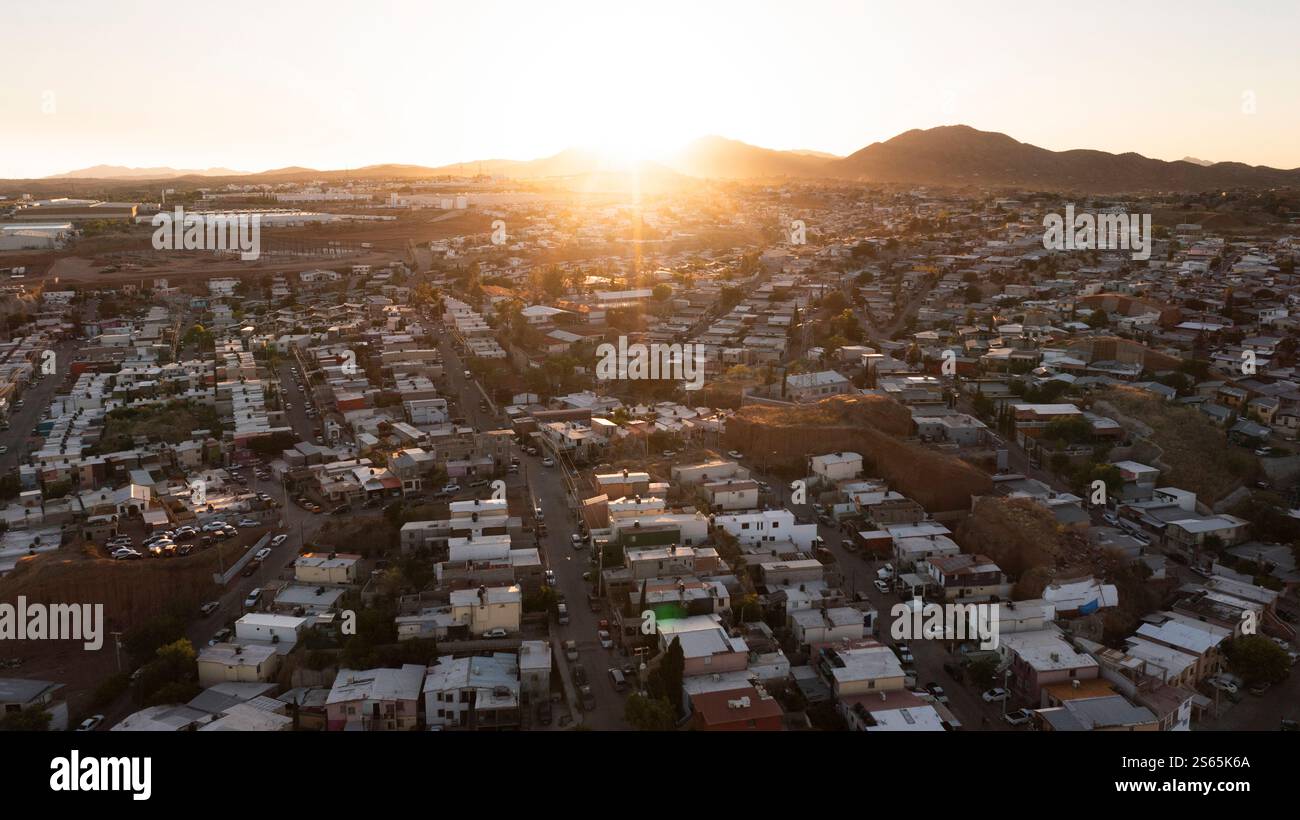 Vue de l'après-midi du logement autour du centre de Nogales, Sonora, Mexique. Banque D'Images