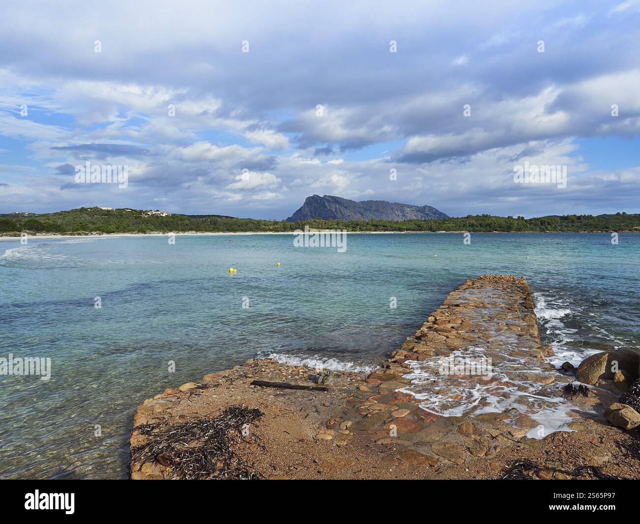 Une image de la belle mer de Cala Brandinchi en Sardaigne, Italie, Europe Banque D'Images