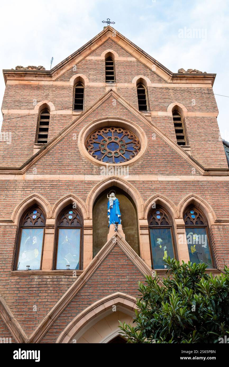 Voyage en Géorgie - façade de la cathédrale de l'Assomption de la Vierge (église catholique de l'Ascension de la Vierge Marie) dans la ville de Tbilissi sur Banque D'Images
