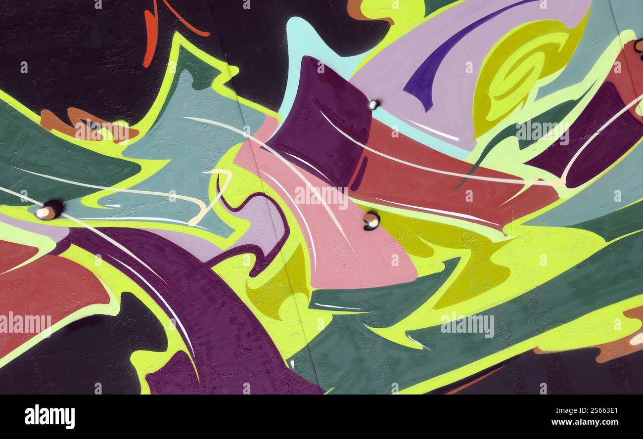 Fond coloré de graffiti peinture d'art avec des bandes d'aérosol brillantes sur le mur en métal. Pièce d'art de rue Old School faite avec de la peinture en aérosol Banque D'Images