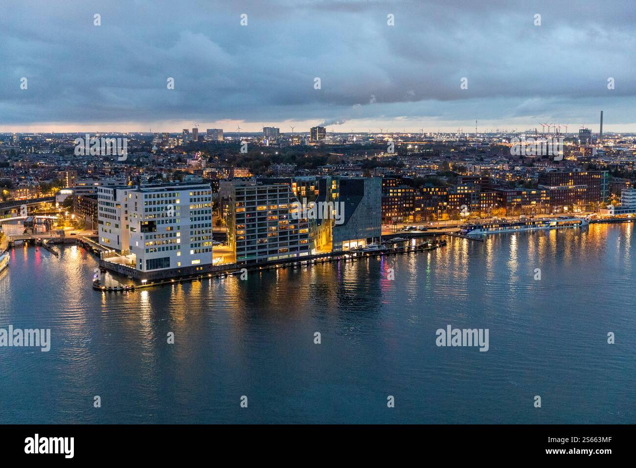 Paysage urbain de nuit à Amsterdam, pays-Bas Banque D'Images