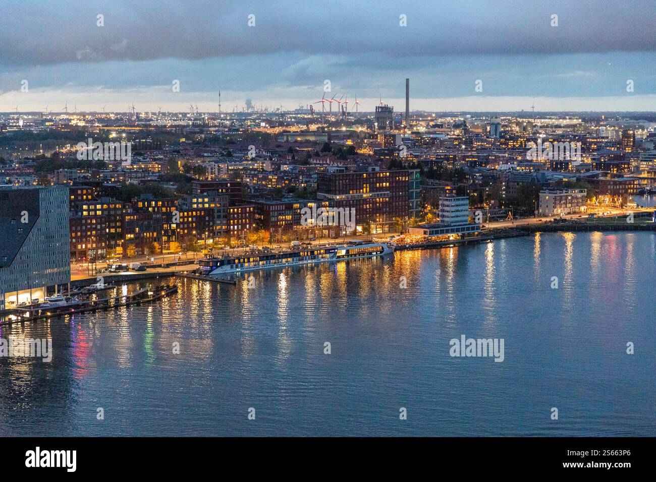 Paysage urbain de nuit à Amsterdam, pays-Bas Banque D'Images