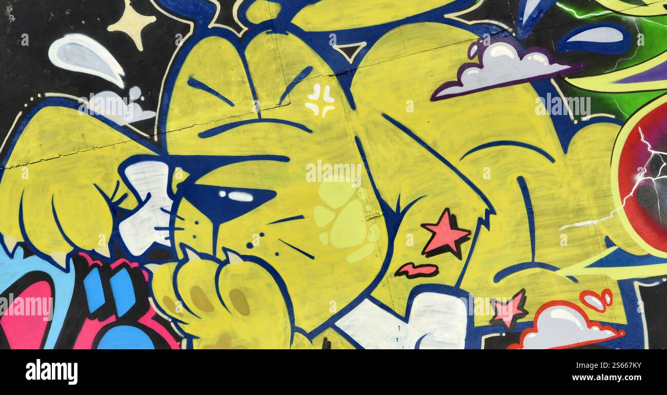 Fond coloré de graffiti peinture d'art avec des bandes d'aérosol brillantes sur le mur en métal. Pièce d'art de rue Old School faite avec de la peinture en aérosol Banque D'Images