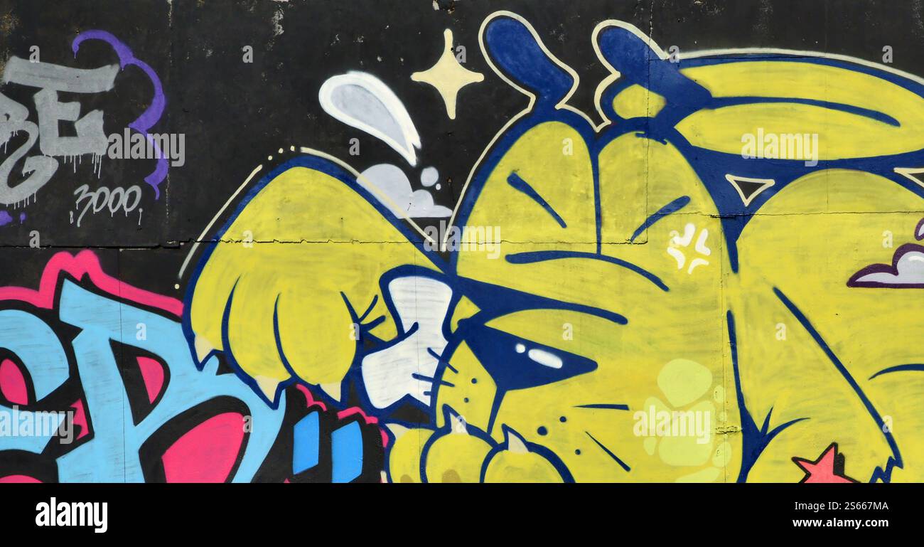 Fond coloré de graffiti peinture d'art avec des bandes d'aérosol brillantes sur le mur en métal. Pièce d'art de rue Old School faite avec de la peinture en aérosol Banque D'Images