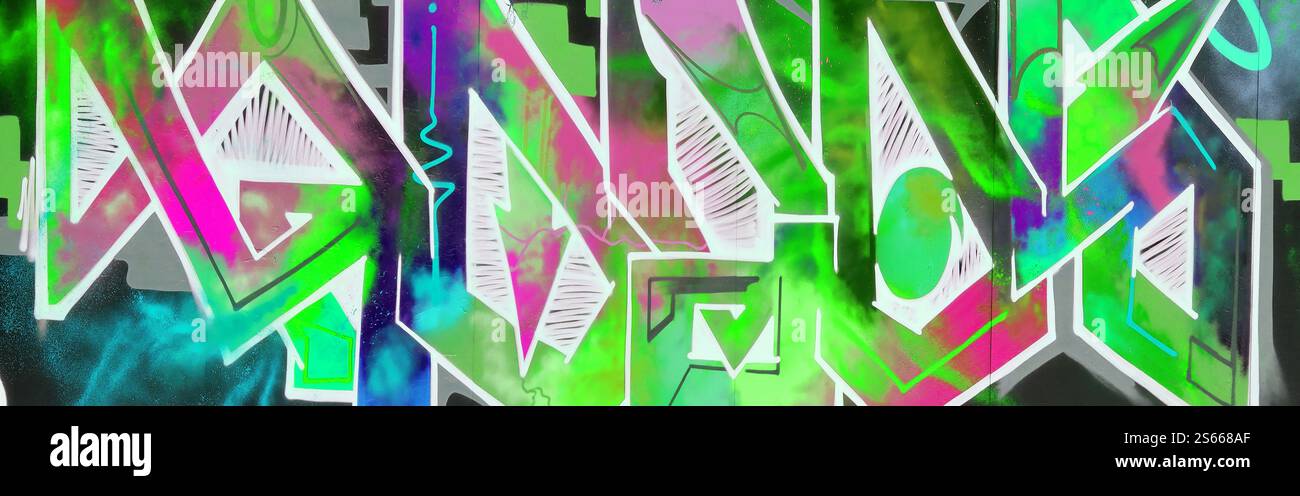 Fond coloré de graffiti peinture d'art avec des bandes d'aérosol brillantes sur le mur en métal. Pièce d'art de rue Old School faite avec de la peinture en aérosol Banque D'Images