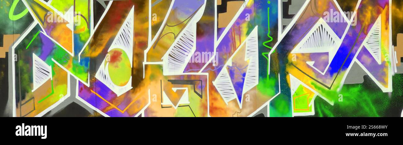 Fond coloré de graffiti peinture d'art avec des bandes d'aérosol brillantes sur le mur en métal. Pièce d'art de rue Old School faite avec de la peinture en aérosol Banque D'Images