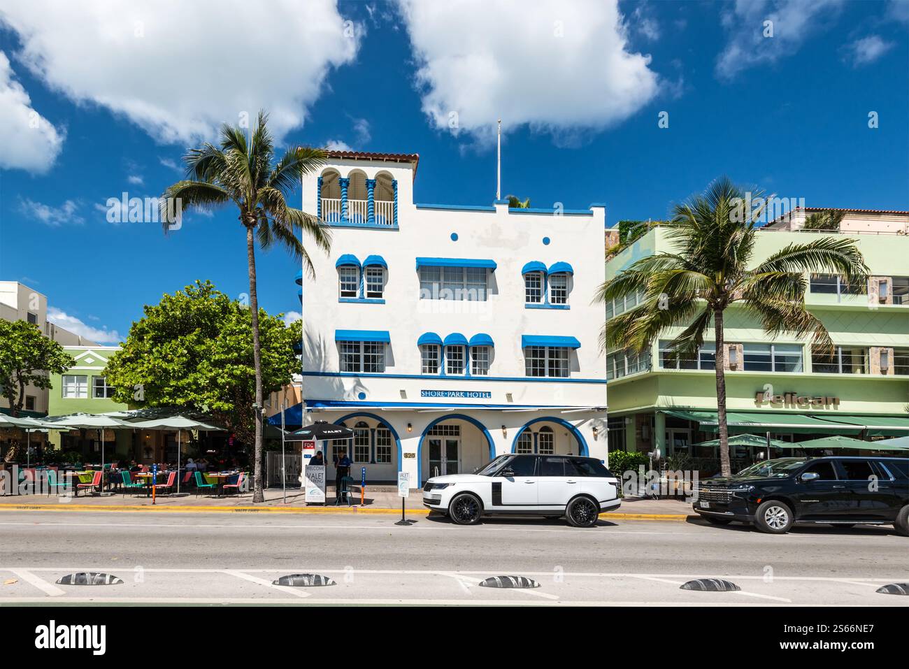 Miami, FL, États-Unis - 30 mars 2024 : le Shore-Park Hotel sur Ocean Drive sur Ocean Drive dans le quartier historique Art déco de Miami South Beach comprend HO Banque D'Images
