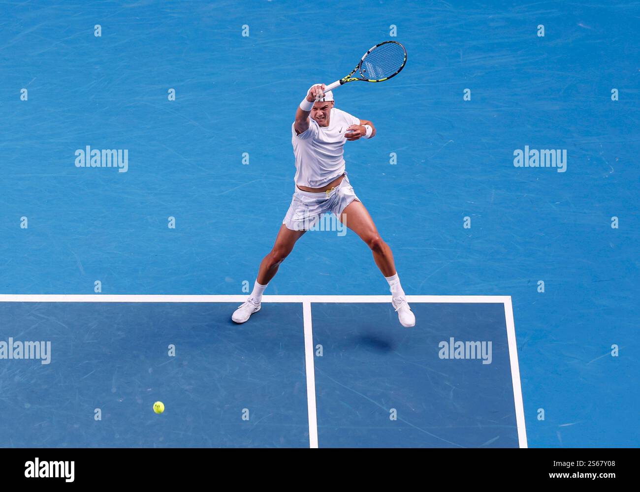 Melbourne, Australie. 16 janvier 2025. Holger Rune, du Danemark, revient à Matteo Berrettini, d'Italie, lors du match de 2e tour masculin en simple à l'Open d'Australie à Melbourne, Australie, le 16 janvier 2025. Crédit : ma Ping/Xinhua/Alamy Live News Banque D'Images Melbourne, Australie. 16 janvier 2025. Holger Rune, du Danemark, revient à Matteo Berrettini, d'Italie, lors du match de 2e tour masculin en simple à l'Open d'Australie à Melbourne, Australie, le 16 janvier 2025. Crédit : ma Ping/Xinhua/Alamy Live News Banque D'Images