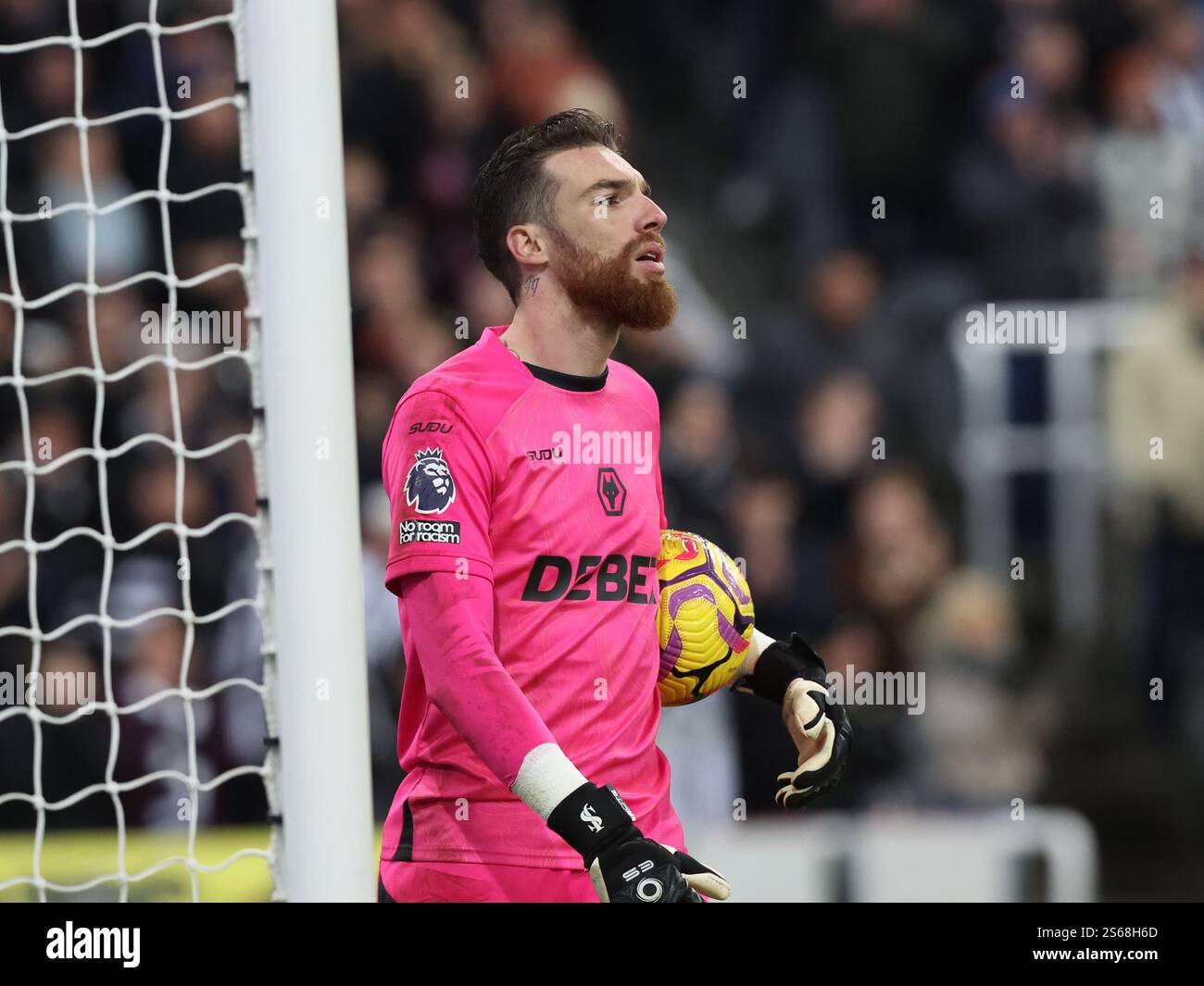 Newcastle upon Tyne, Royaume-Uni. 15 janvier 2025. Jose sa de Wolverhampton Wanderers lors du premier League match entre Newcastle United et Wolverhampton Wanderers au James' Park, Newcastle upon Tyne. Le crédit photo devrait se lire : Nigel Roddis/Sportimage crédit : Sportimage Ltd/Alamy Live News Banque D'Images