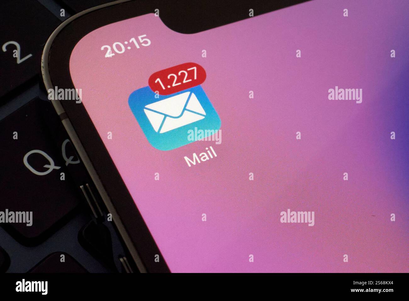 IOS mail : gestion des e-mails surchargée Banque D'Images