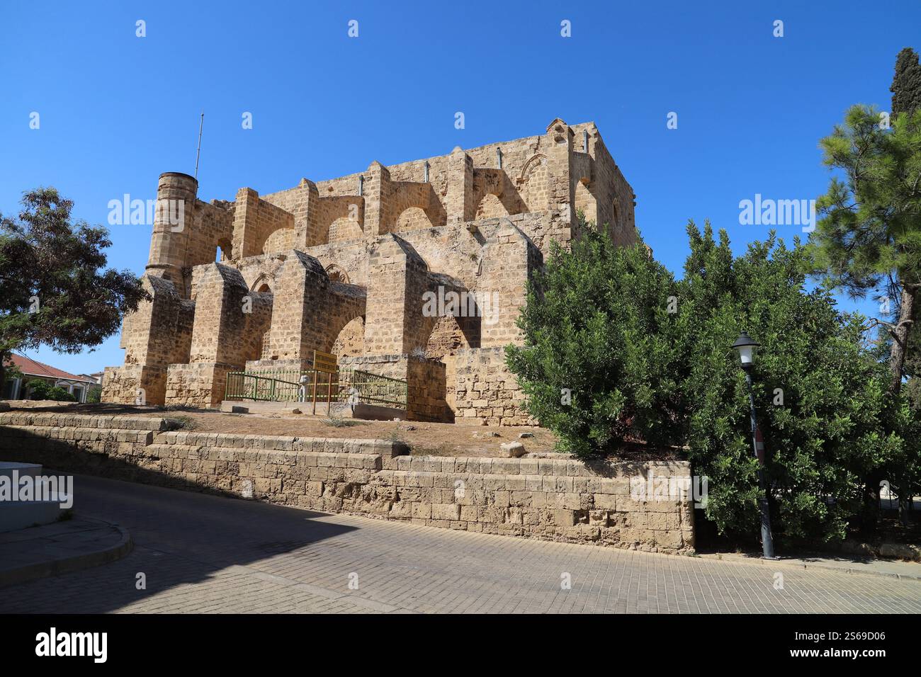 Cathédrale de Pierre et de Saint Paul, rebaptisée mosquée ottomane Sinan Pacha, Famagouste, Chypre du Nord Banque D'Images