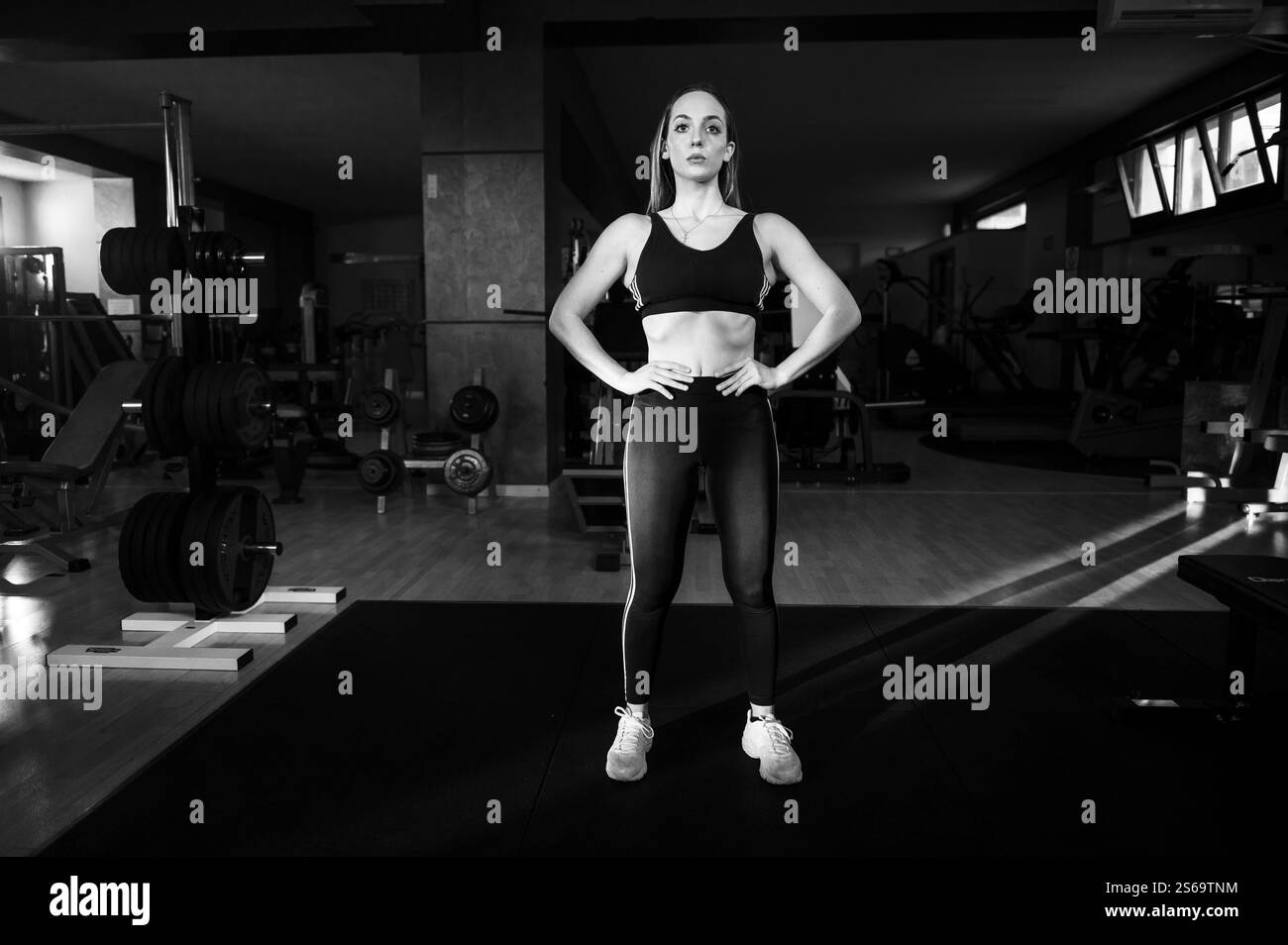 Entraînement pour le Deadlift, un entraînement fondamental dans la discipline Power Lifting. Il nécessite une formation en imagerie fonctionnelle (FIT) une technique de pensée. Banque D'Images